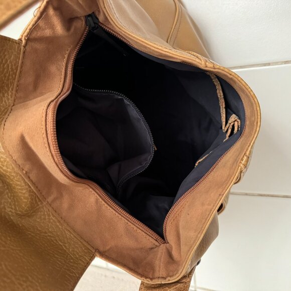 Matt & Nat Vegan Shoulder Bag - Picture 4 of 9